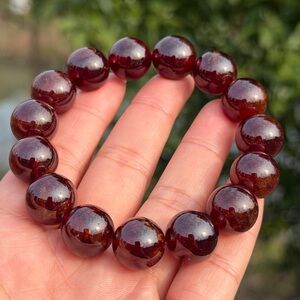 14.5mm‎ stretchable high quality red garnet bracelet 1098